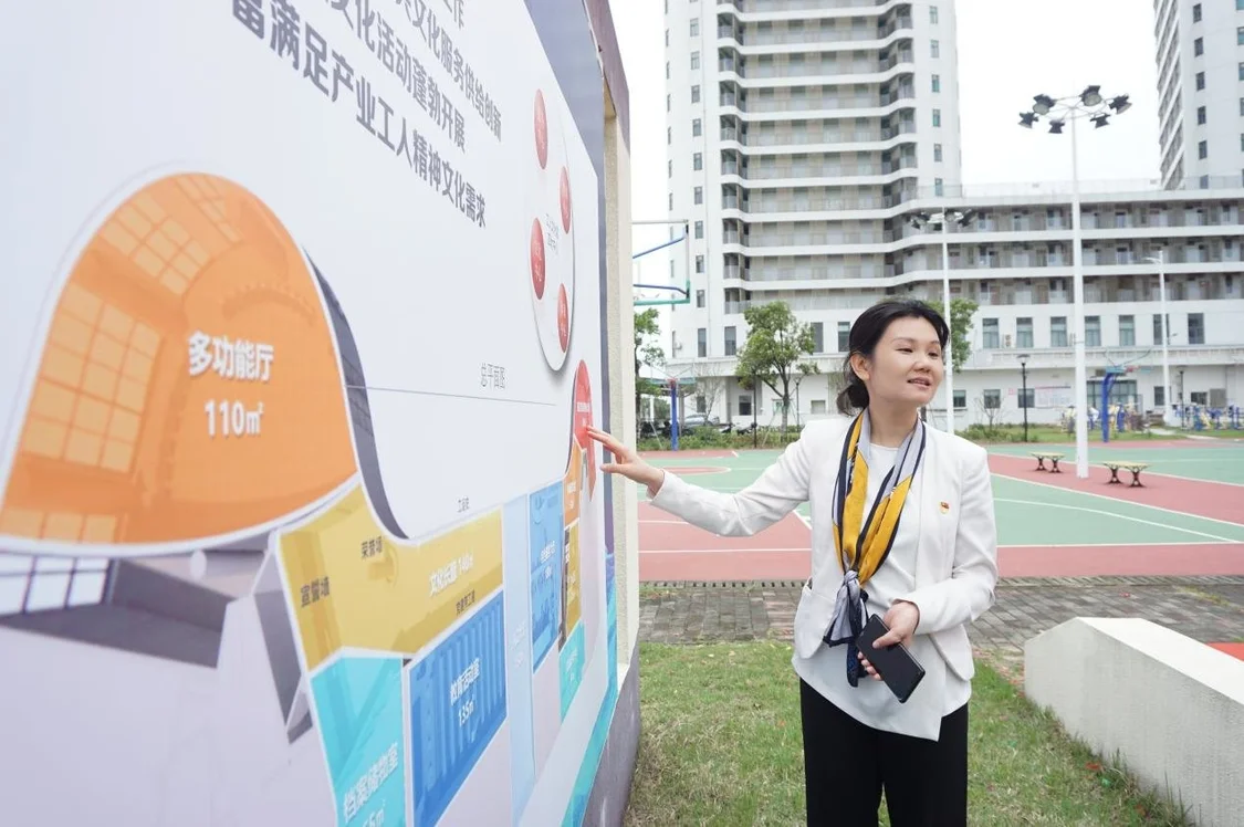 西南街道办事处副主任张舒蕾