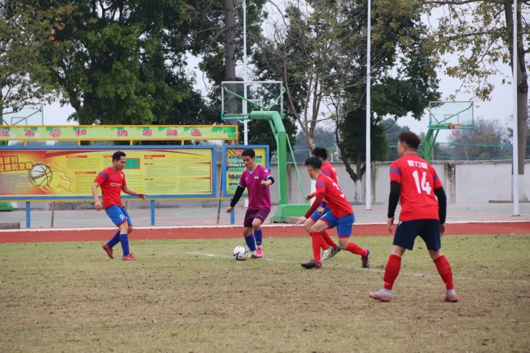 村级足球赛.jpg