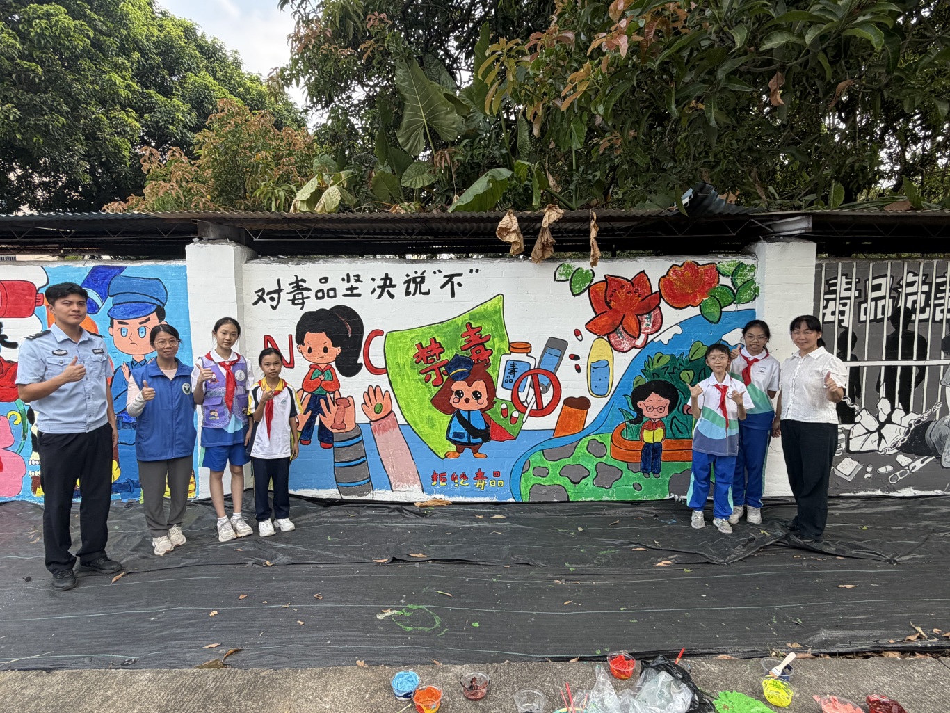 九小墙绘合照.JPG